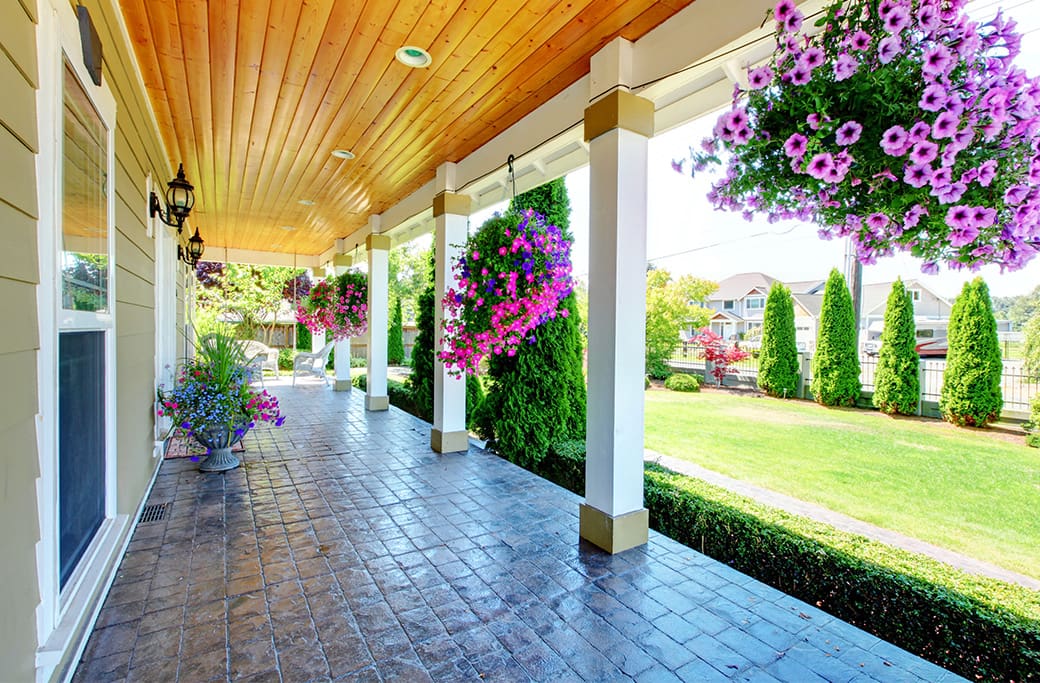 Curb Appeal Checklist for Roanoke Home Sellers